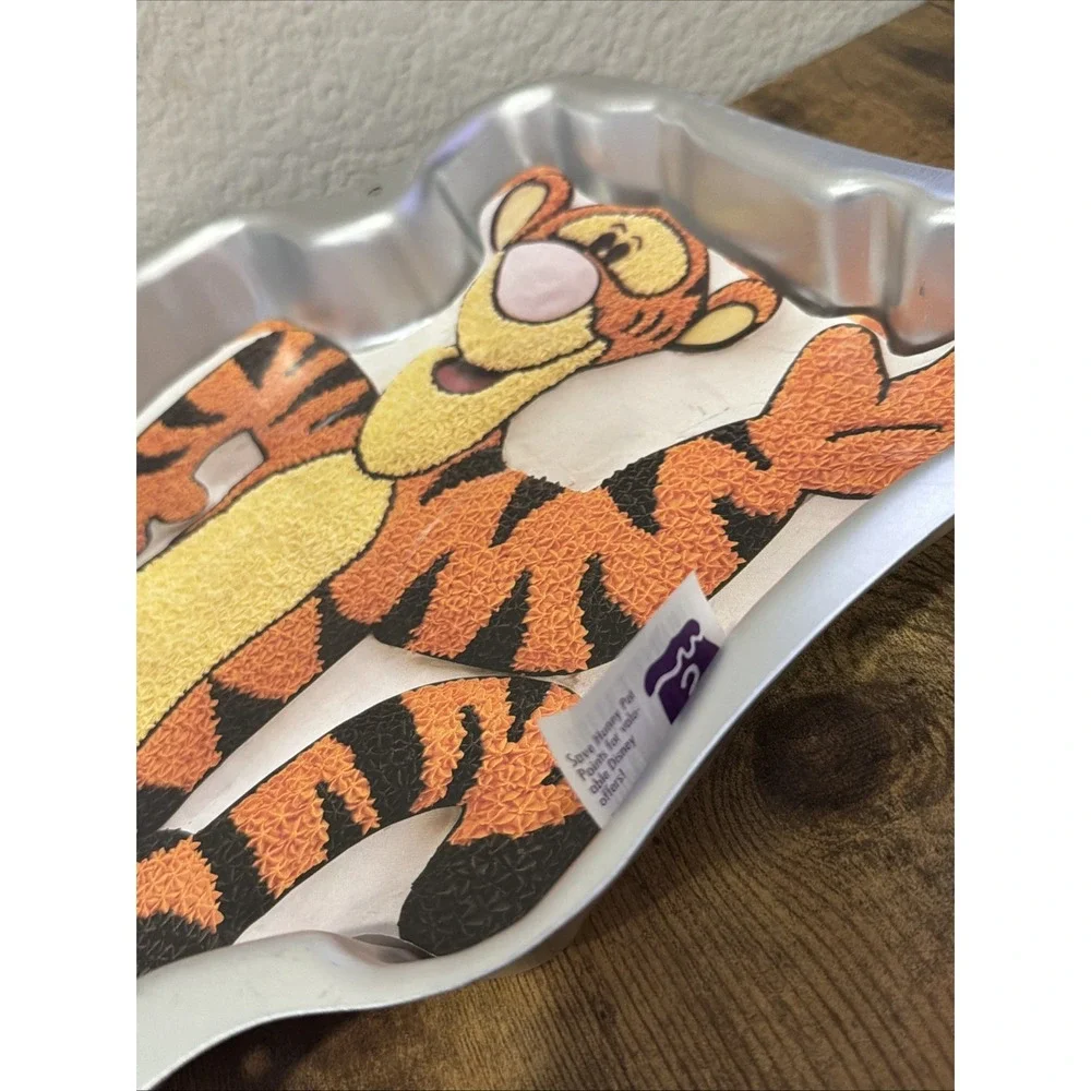 Vintage Wilton TIGGER Full Body Cake Pan 2105-3001 Disney Pooh NEW